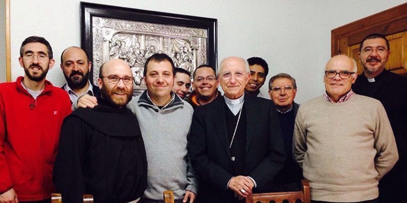 Visita pastoral de Monseñor Jesús Garcia, obispo de Ávila a la fraternidad