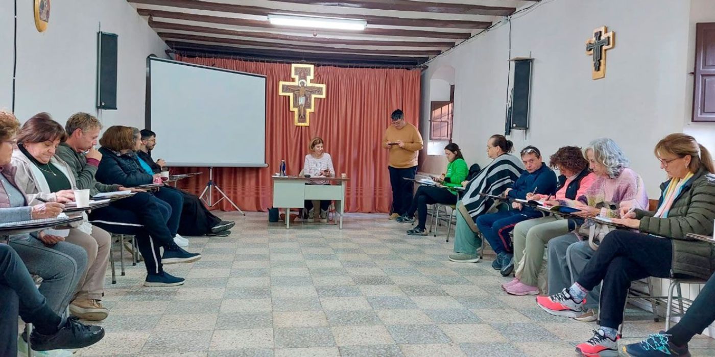 Madres y Maestras. Encuentro de Oración en Santa Ana