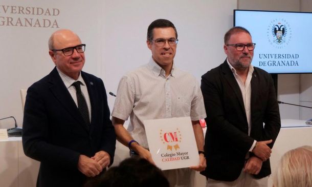 El Colegio Mayor Cardenal Cisneros recibe el Sello de Calidad de Alojamiento de la Universidad de Granada