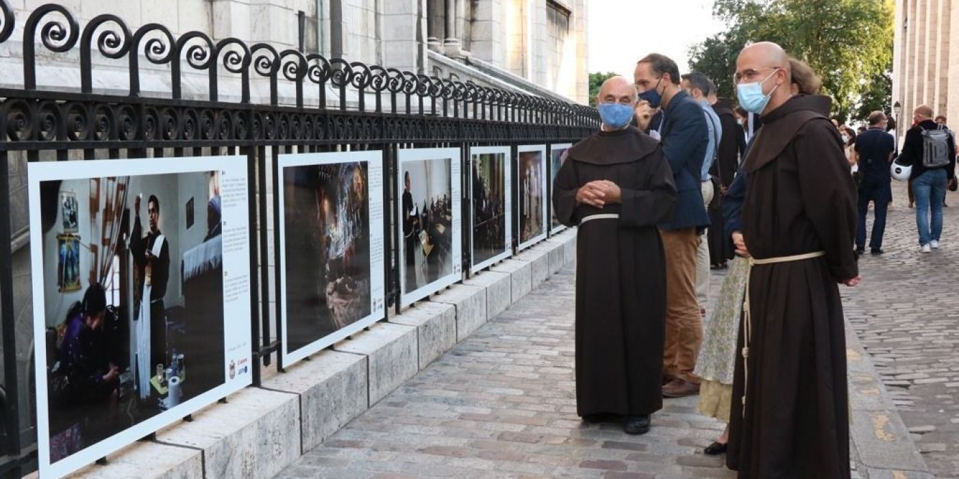 Inauguración en parís de la exposición “Los guardianes de la tumba de Cristo”